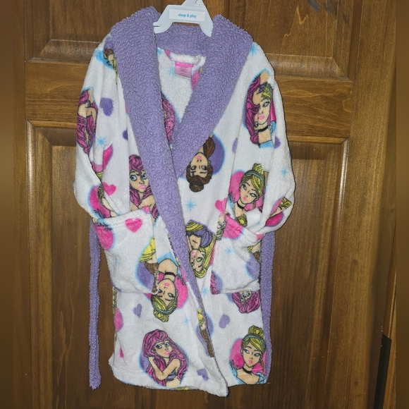 Disney Princess: Girl's Size-4 Robe, Pockets, Attached inner & outer ties/belts - Picture 9 of 15